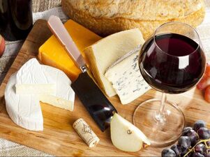 Maridaje de los mejores vinos con quesos